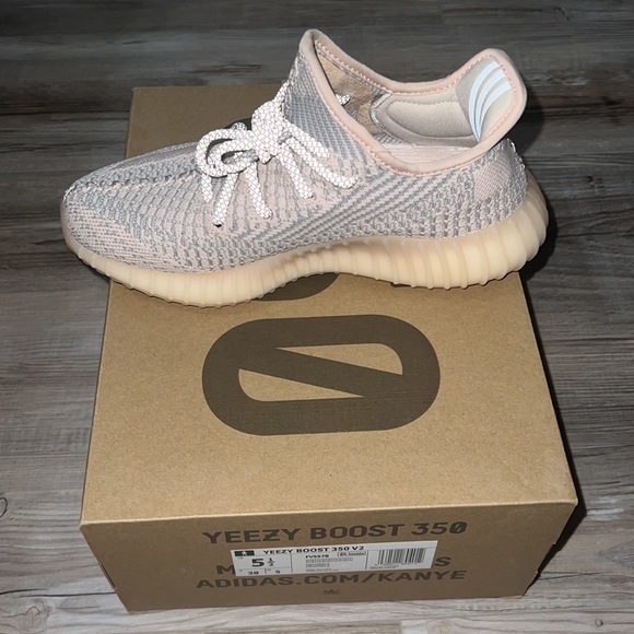 Yeezy Boost 350 V2 Synth Non Reflective - Picture 6 of 12